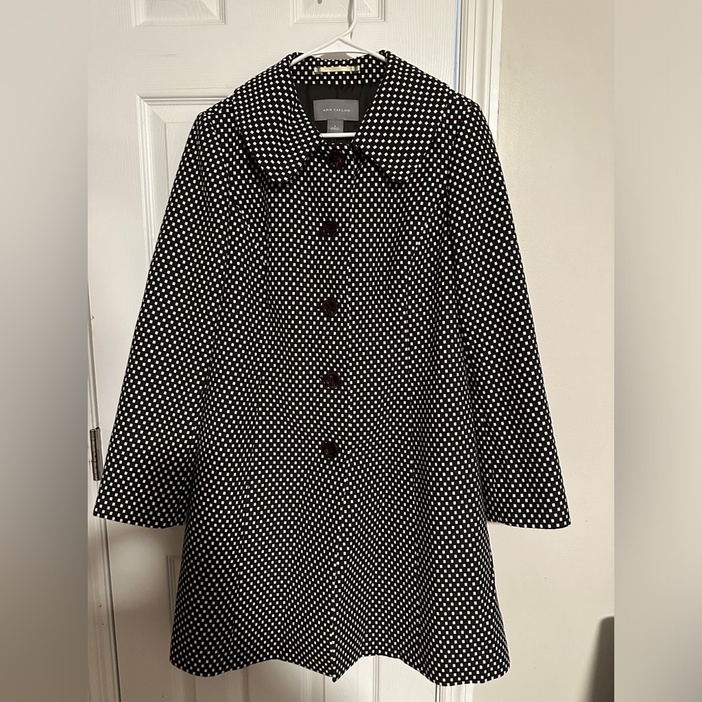 Anne Taylor Coat Size
